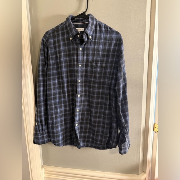 Peter Millar Blue and White Casual Button Down Shirt - Picture 1 of 7